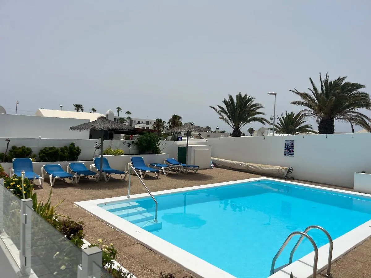 Mym Villa Tias 0*,